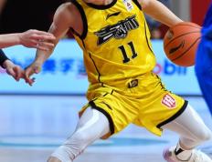 九游-包含巴特勒在西班牙队比赛中出色防守，险胜引发热议！比赛高潮迭起的词条