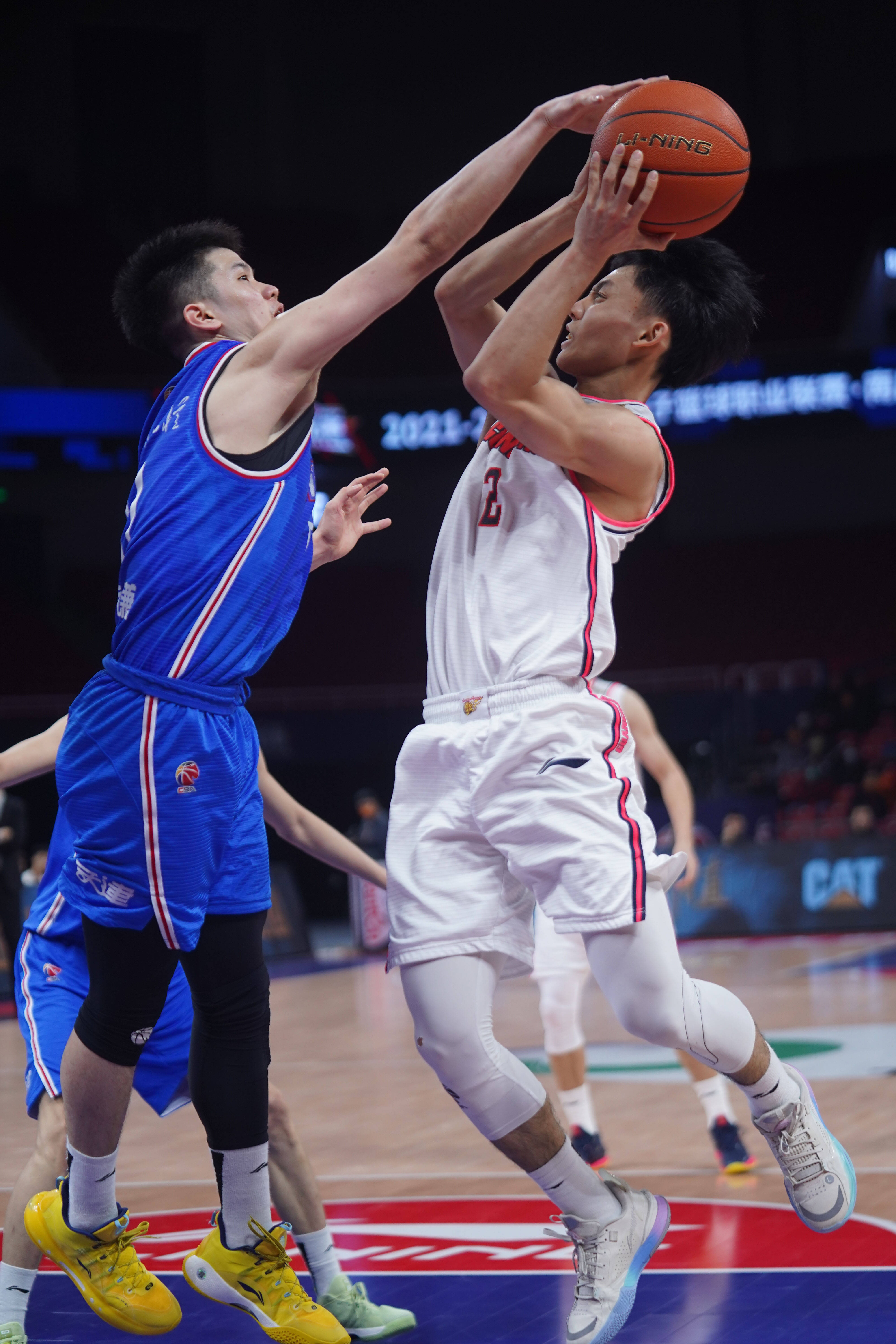 九游体育-Ning连续十场比赛得分超过锐不可当,DWG不断突破!赢得满堂喝彩(极品飞车21高热度比赛赢了)